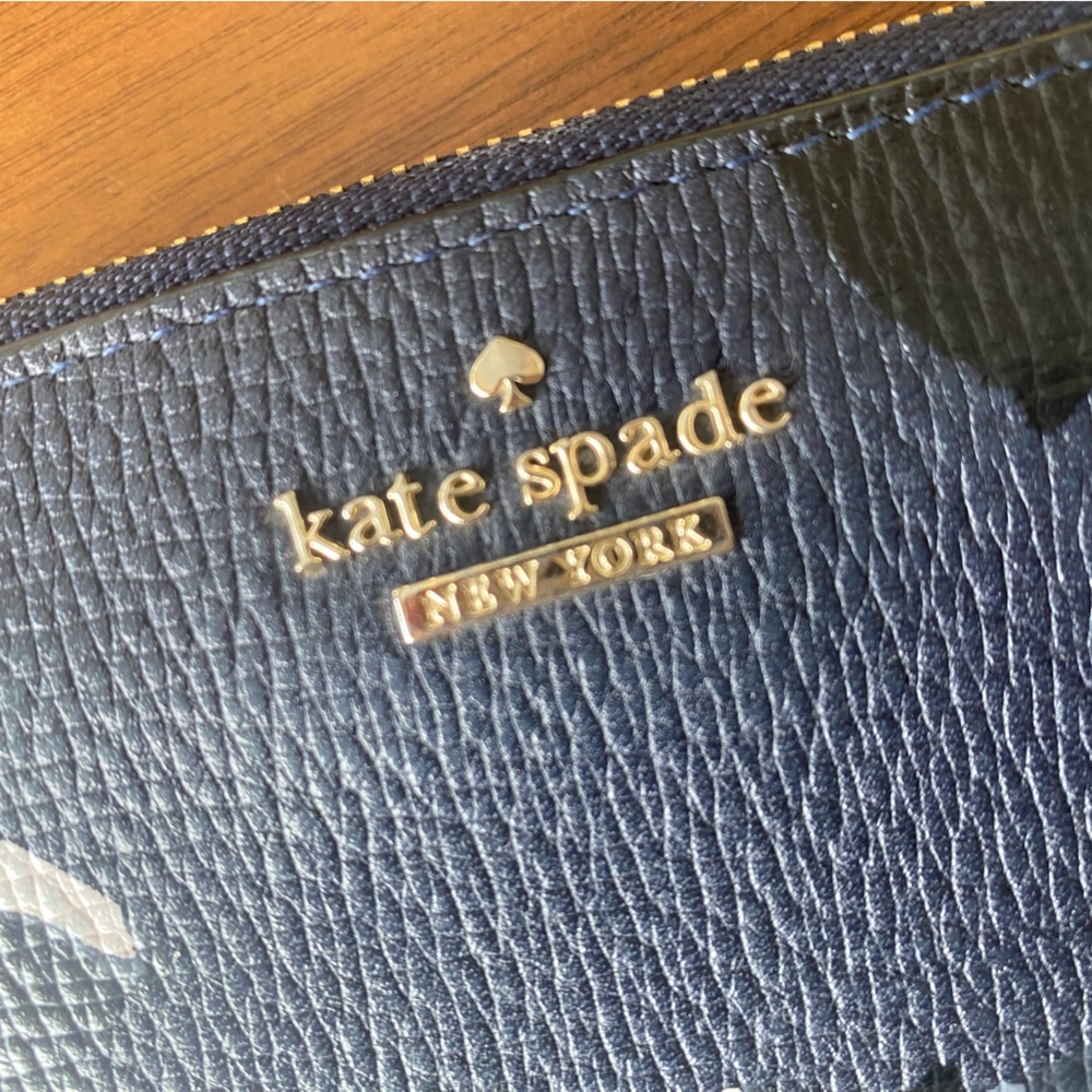 Kate Spade Blue and White Key Card Holder with Floral Design - Picture 2 of 4